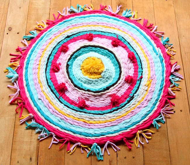Make a Rag Rug from Old T-Shirts - A Piece of Rainbow