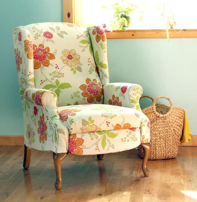 How to Paint Fabric Chairs 