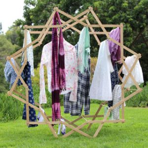 Make a beautiful star shaped clothes drying rack that magically expands, using very simple tools and materials! Detailed tutorial and free building plans. - A Piece of Rainbow Blog