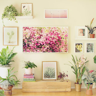 Transform a TV wall into a beautiful and seasonal picture wall in 5 easy steps. Detailed planning guide with lots of great gallery wall design and DIY tips! A Piece of Rainbow