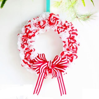 festive DIY Christmas candy cane wreath in red and white