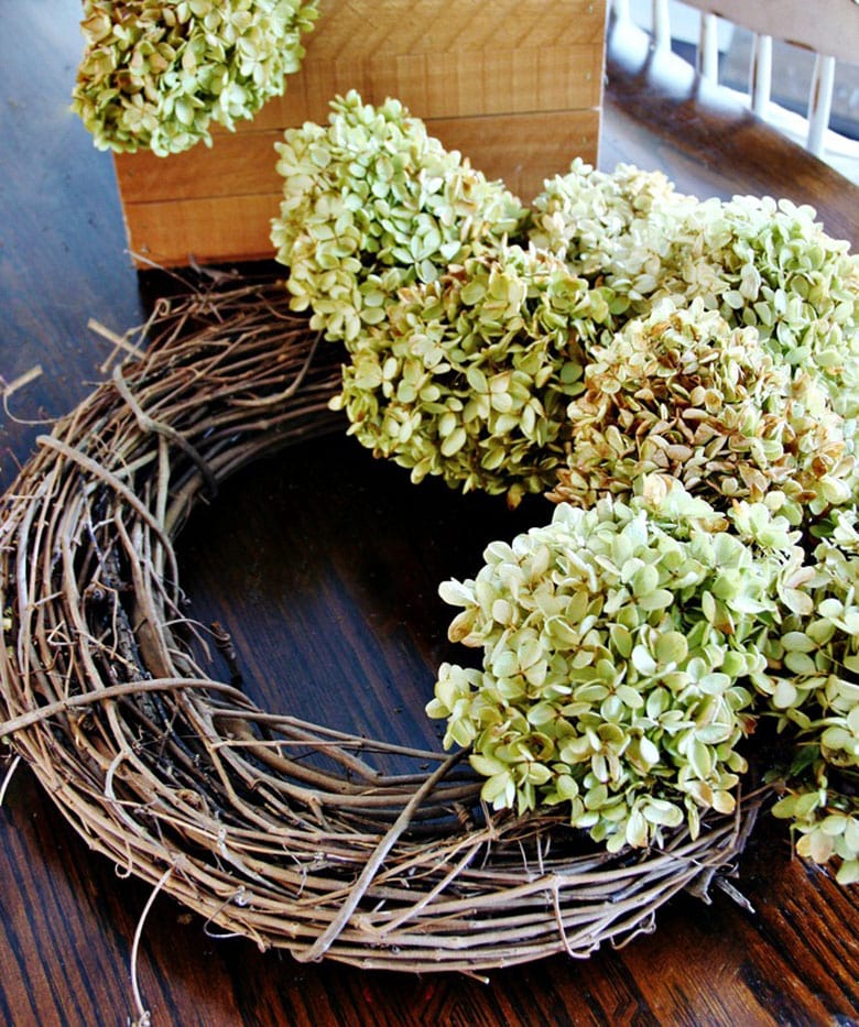 make a dried Hydrangea wreath perfect for fall door decor