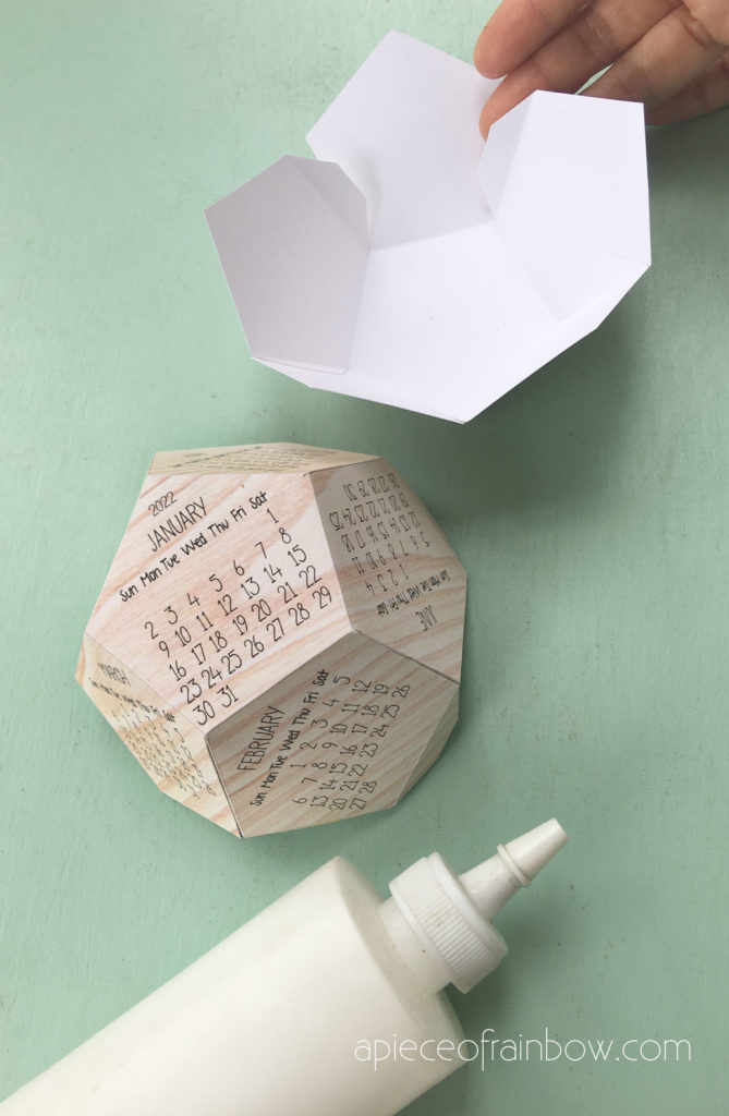 glue paper 3D 2022 calendar