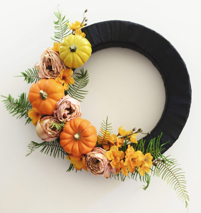 Elegant DIY Halloween wreath