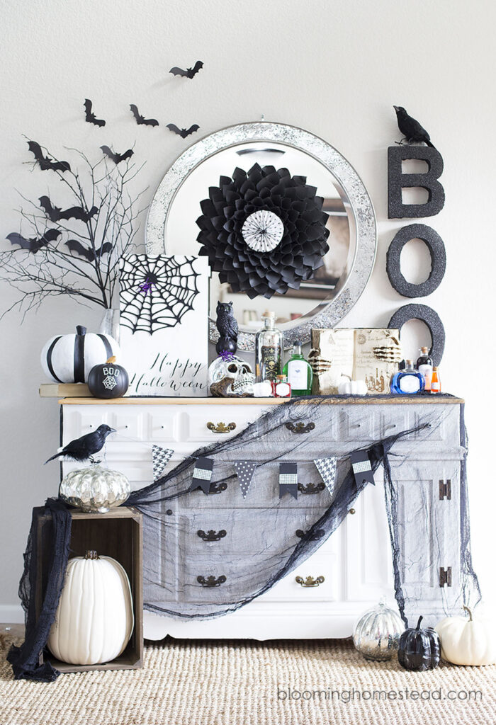Black and white Halloween decoration ideas