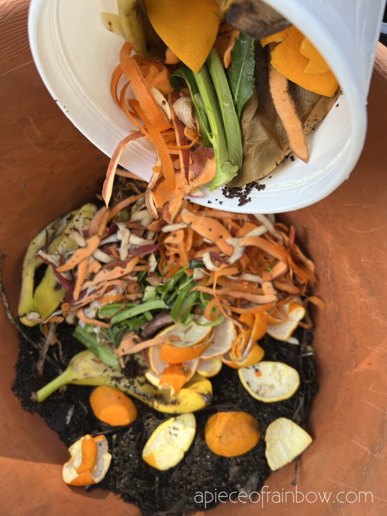 DIY plastic pot worm compost bin