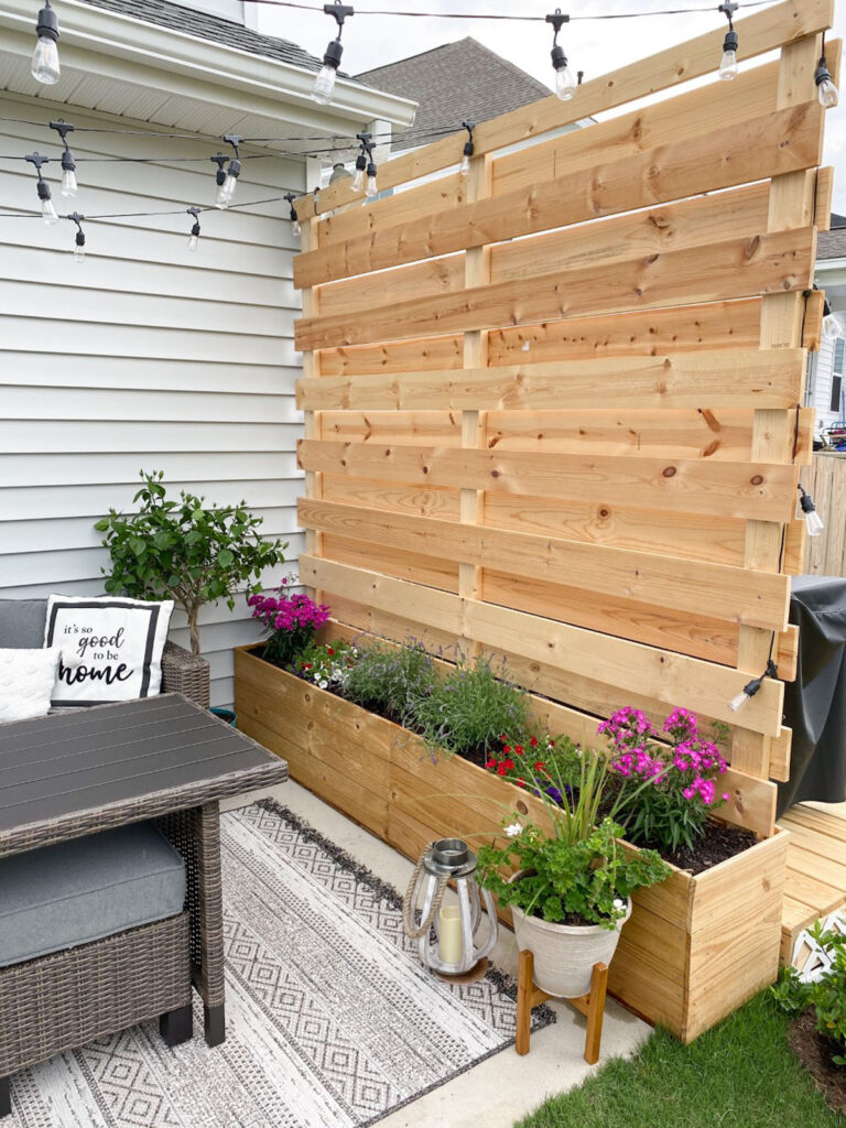 DIY privacy screen and planter for patio